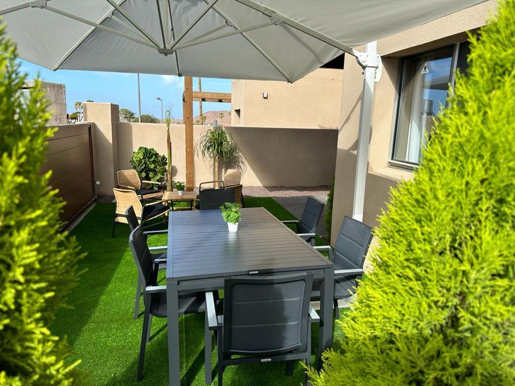 Golf Tenerife South: Mountain View Villa with Heated Pool and Accessible Amenities San Miguel de Abona Exterior photo